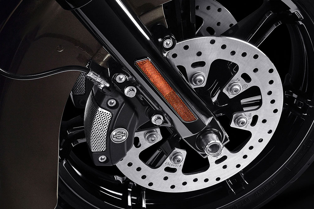 harley-davidson-touring-ultra-limited_feature2